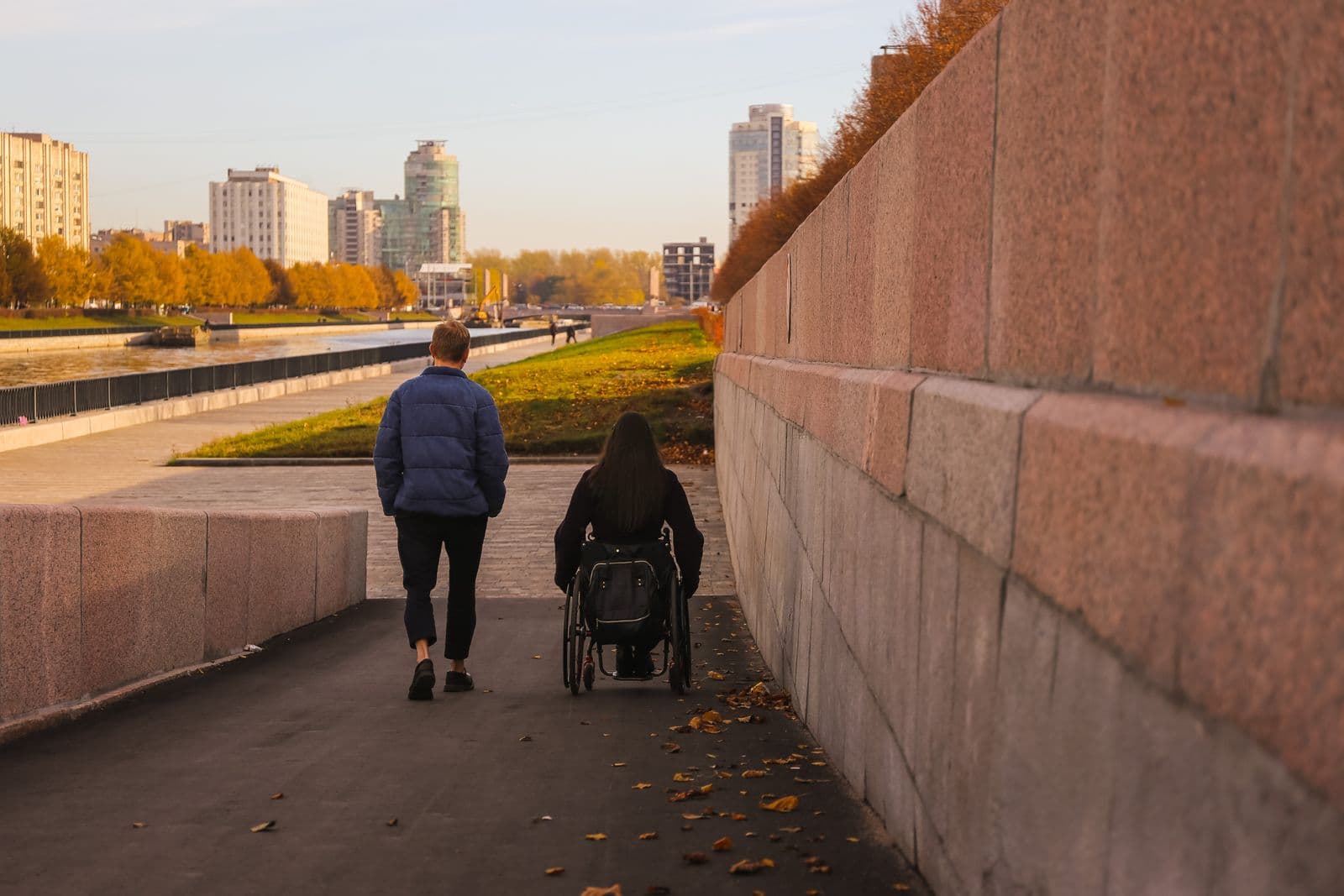 Un Giorno a San Pietroburgo in Sedia a Rotelle - Consigli di Viaggio Accessibili dalla Russia con Amore