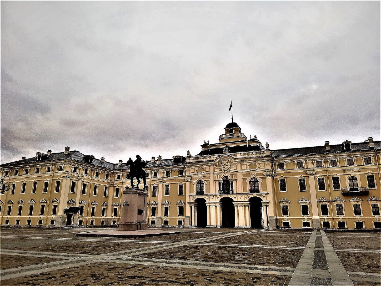 Konstantinovsky Palace in Strelna: Day Trip from Saint Petersburg