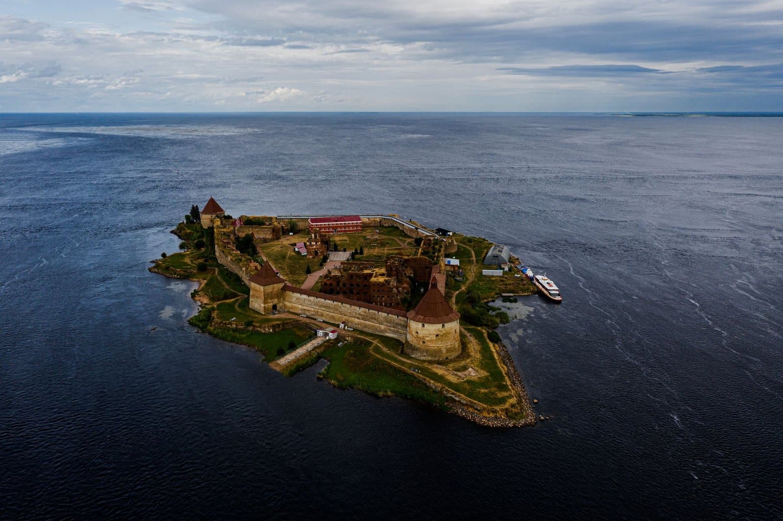 Oreshek Fortress in Shlisselburg: Day Trip from Saint Petersburg