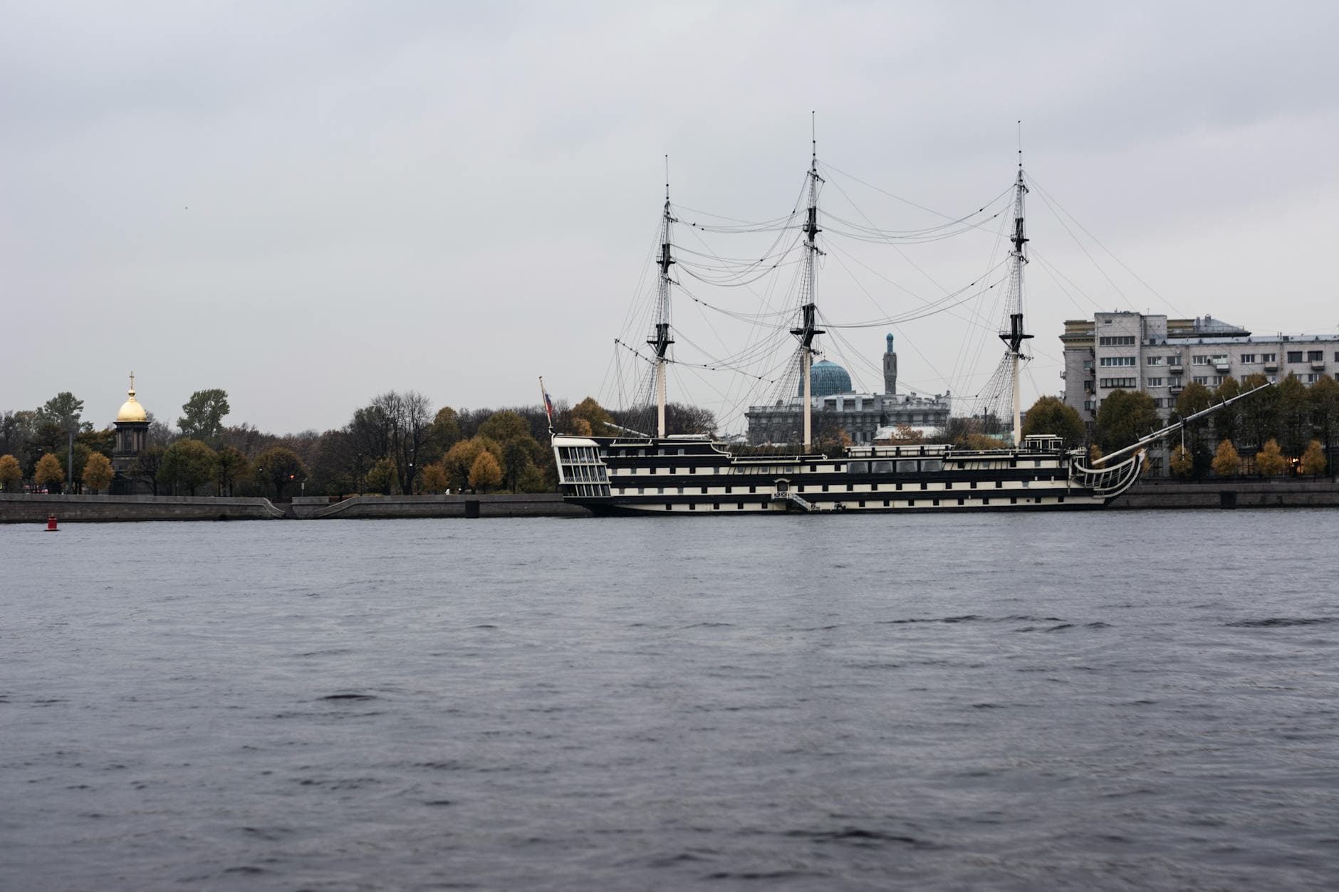 Saint Petersburg River Cruises: Routes, Prices, When to Book
