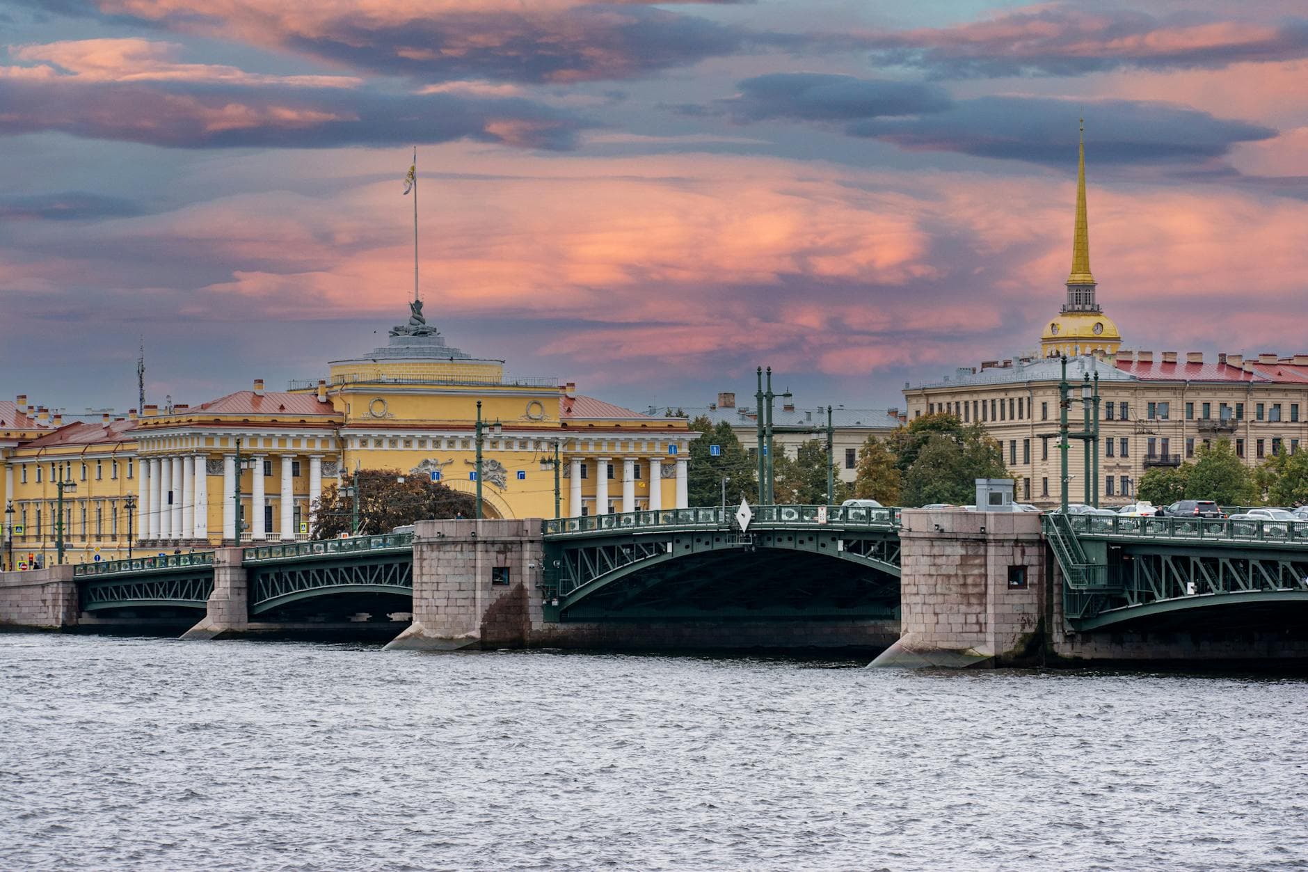 Best Cycling Routes in Saint Petersburg: Where to Ride Your Bike
