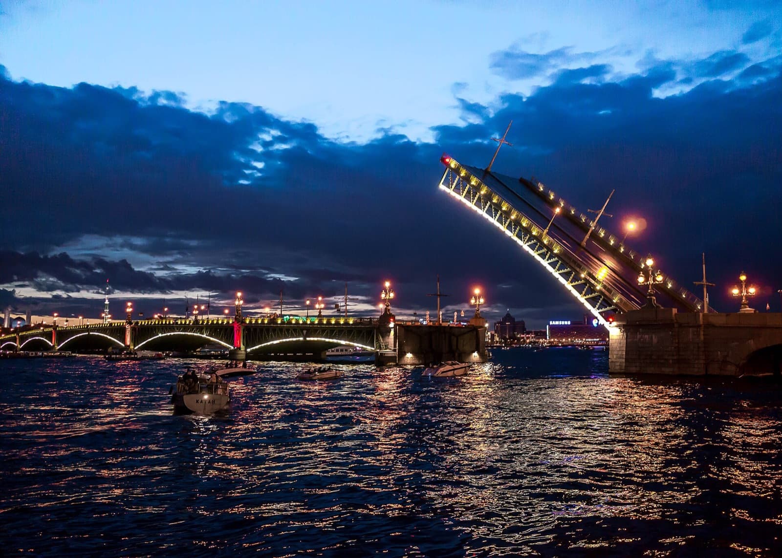 Arriving at Pulkovo at night when the bridges are up: how to reach your hotel