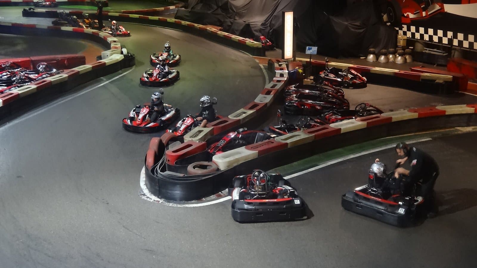 Go-karting in St Petersburg in autumn: five indoor tracks, race prices and who is allowed to drive