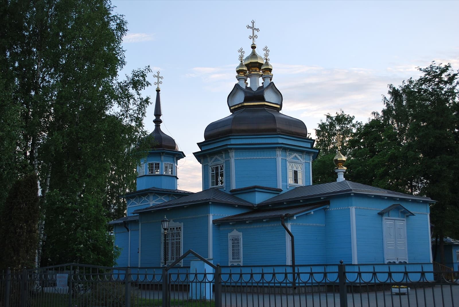 Kolomyagi: A Village Inside Saint Petersburg — Wooden Church, Manor Park, Artists' Village and the Children's Railway