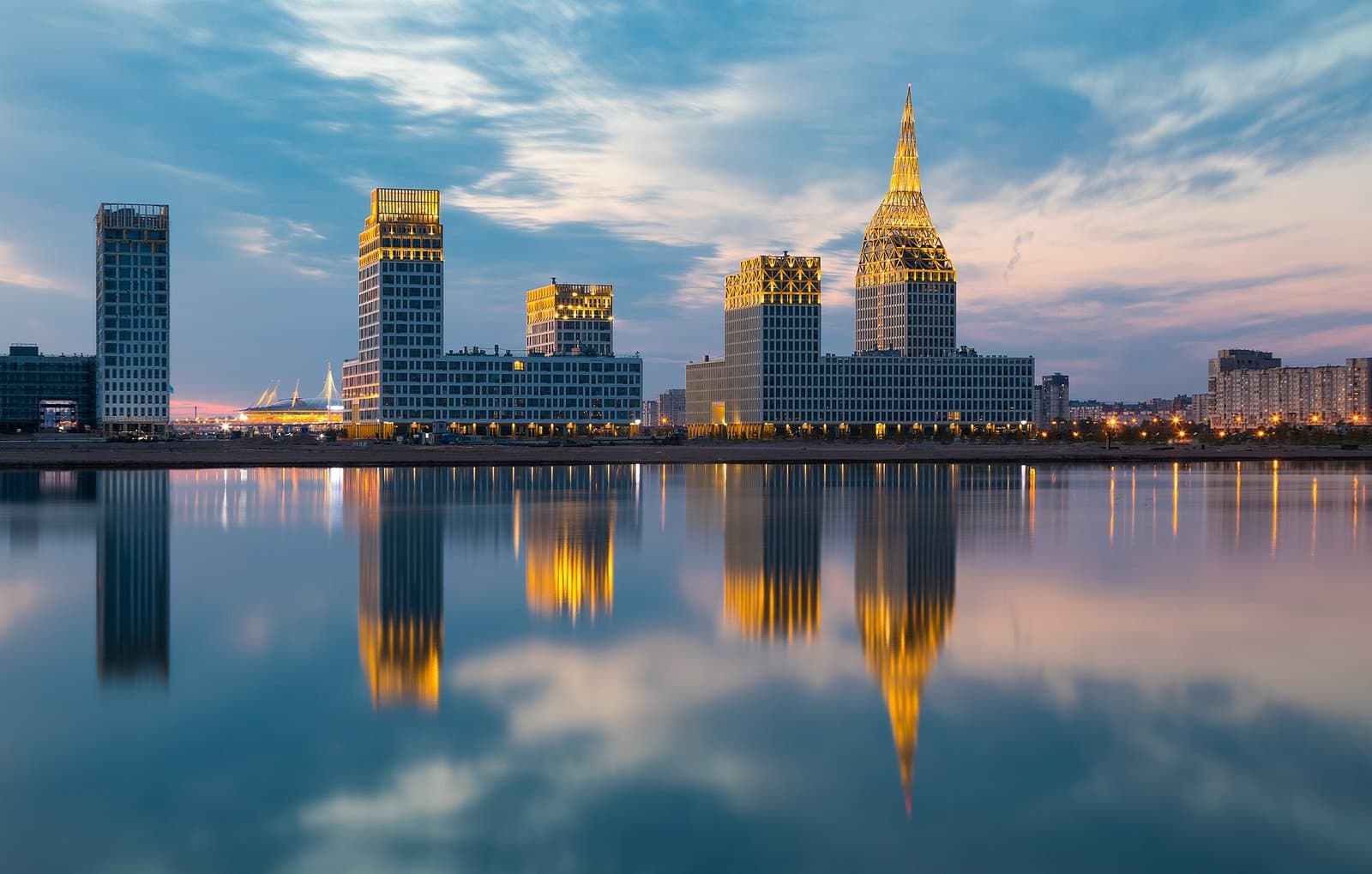 Marine Facade and the former Lenexpo: cruise terminals, the Vasilyevsky embankment and what to see on the island's western edge