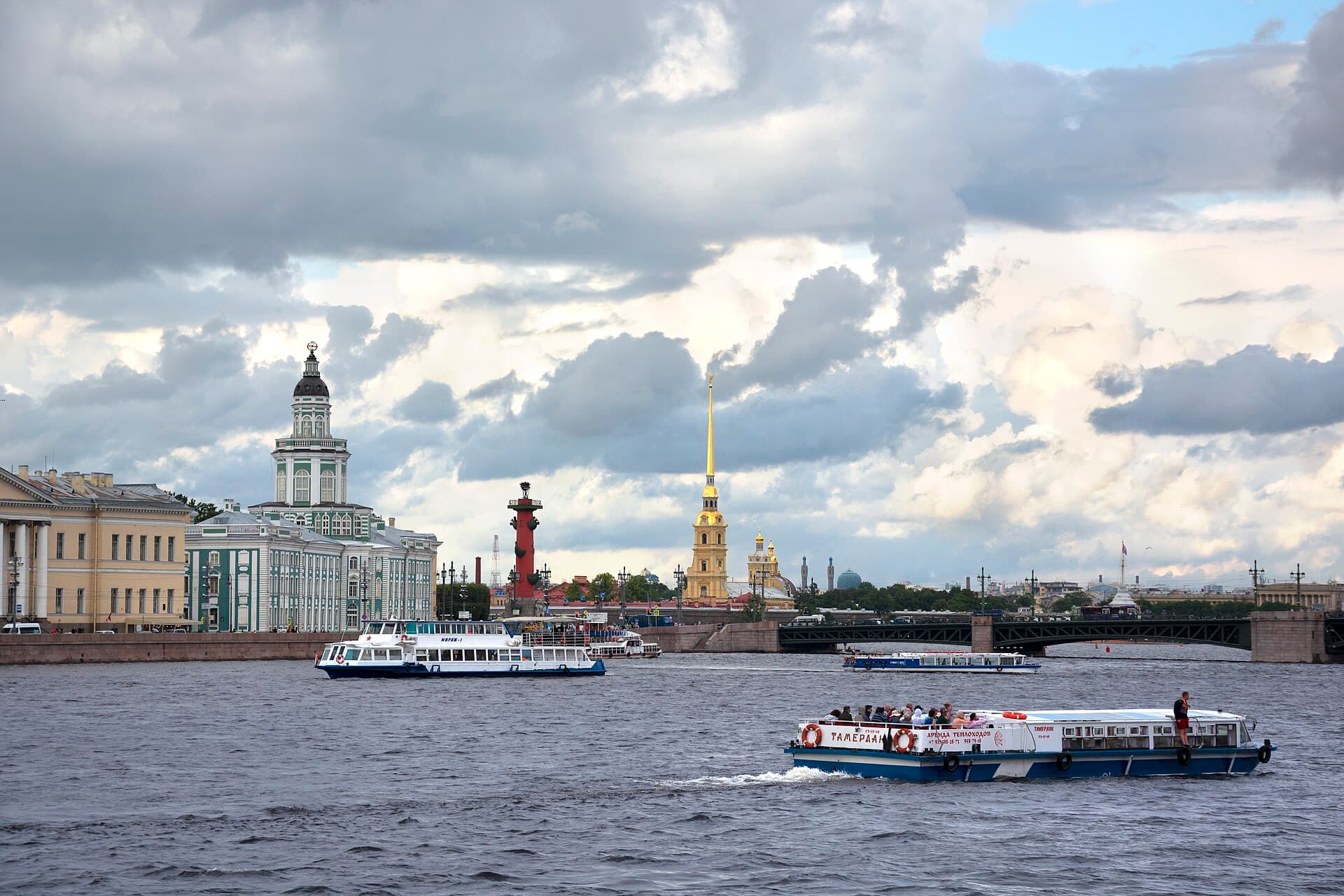 When Boat Trips Stop in St Petersburg: Two Closing Dates, and the 5 November Trap