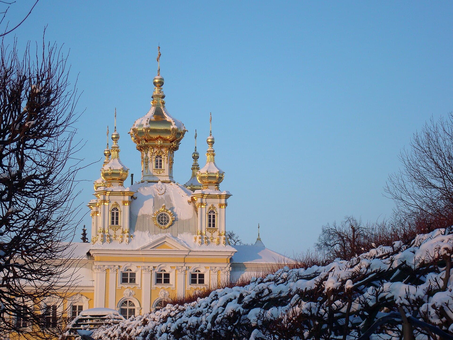 Peterhof in winter: what is open, what is free and how to get there
