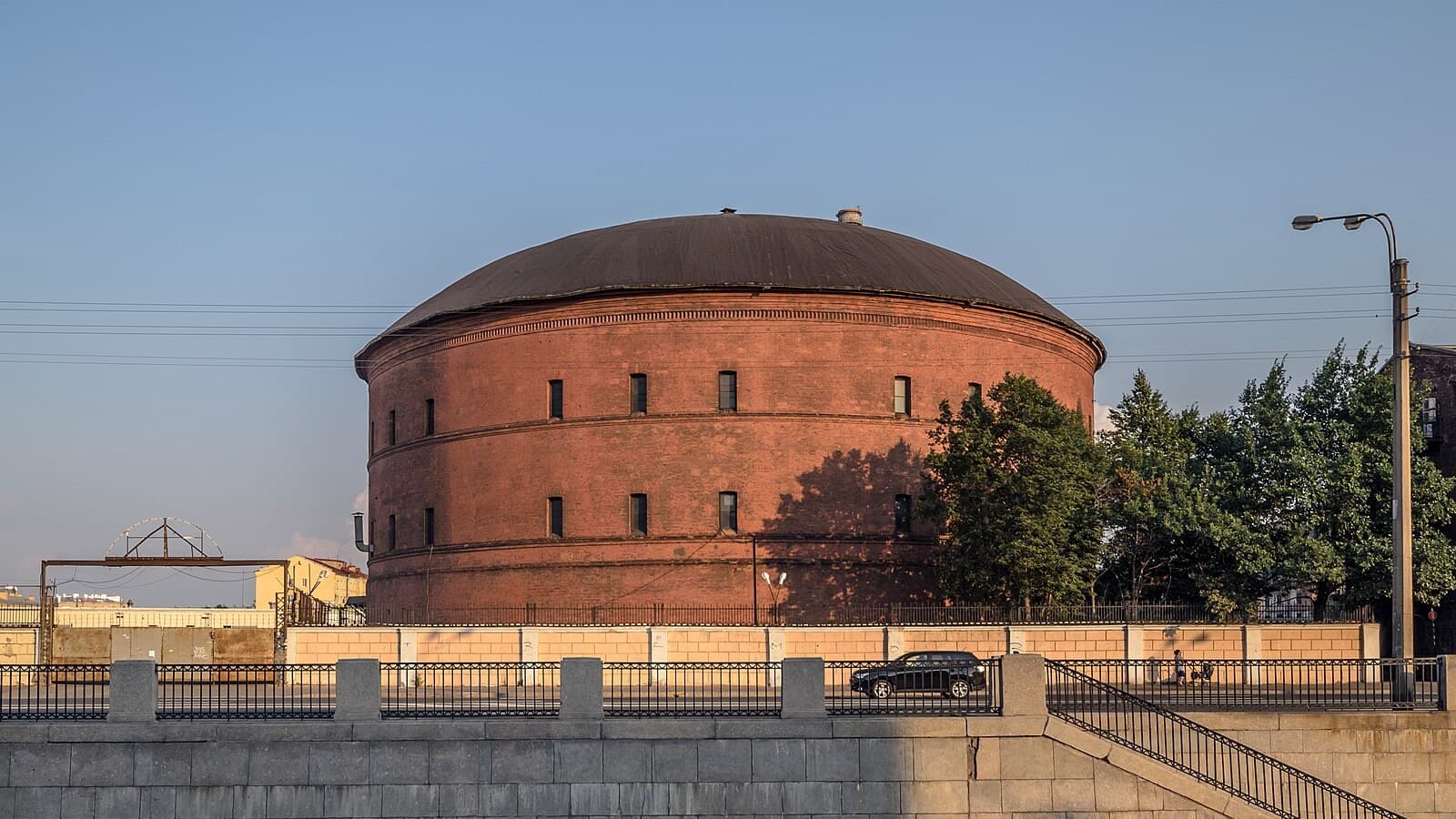 Two planetariums in Saint Petersburg: which one to choose