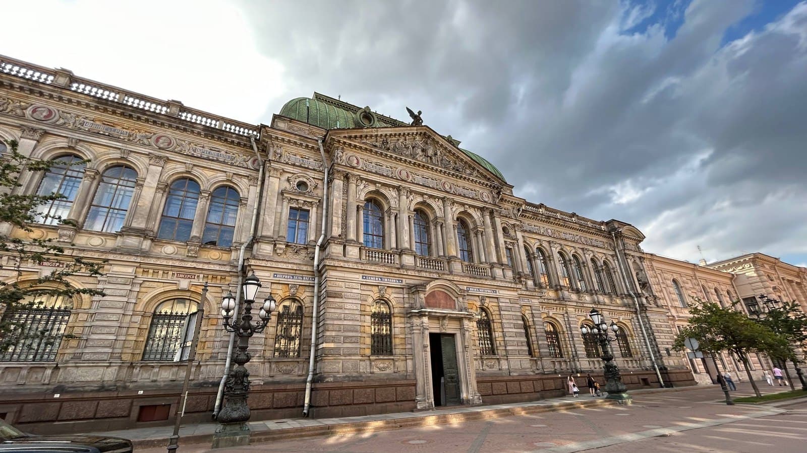 St Petersburg Exhibitions in October 2026: What Closes on 4 and 19 October and What Opens Late in the Month