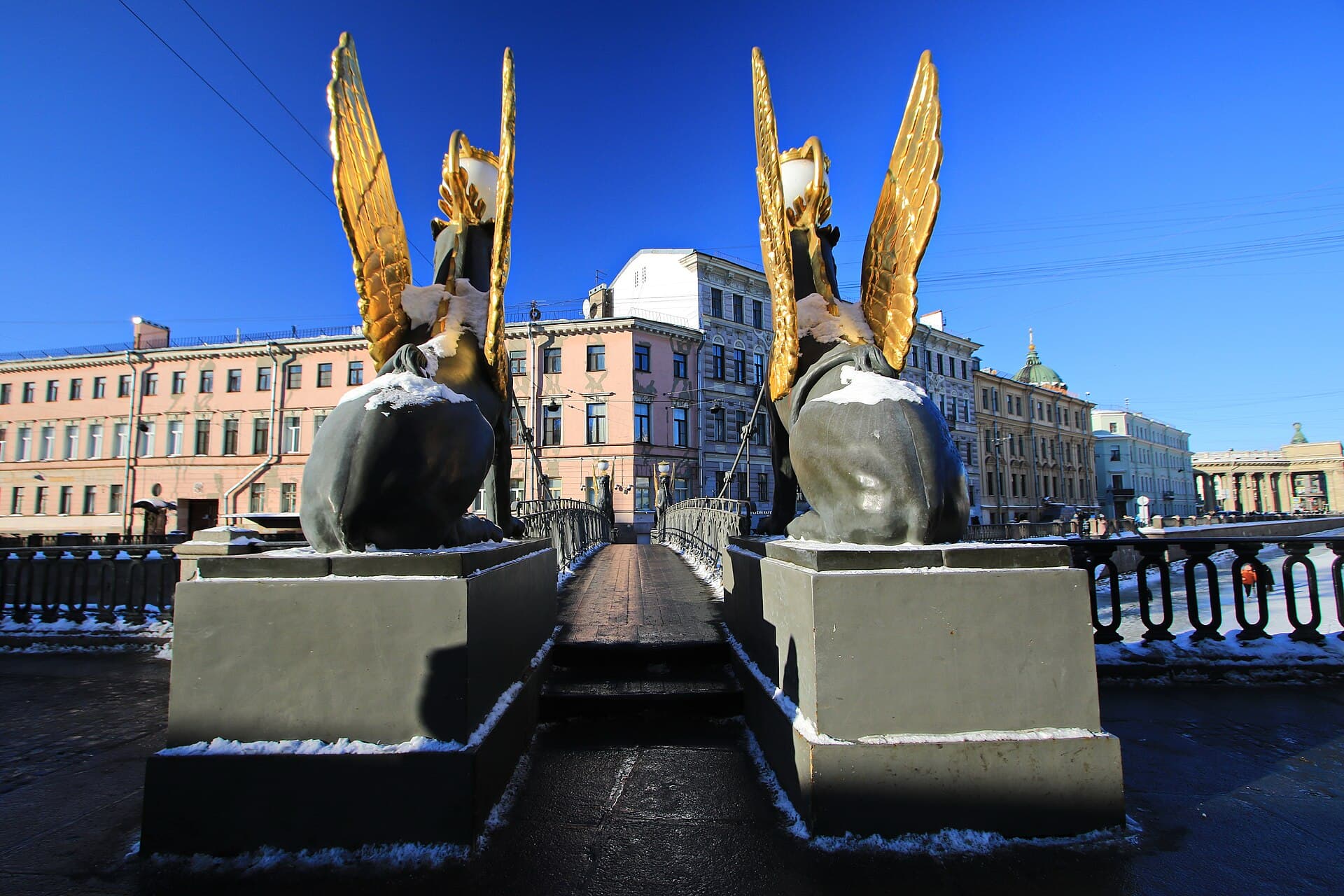 Bank Bridge griffins: how to find them and why it is worth it