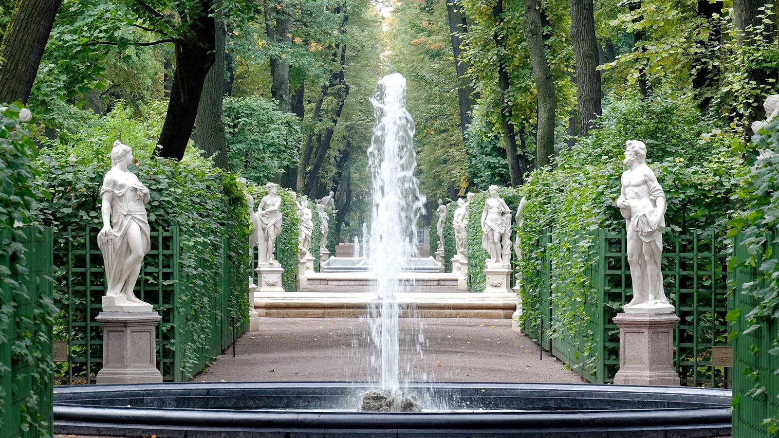 Indian Summer in St Petersburg: What to Catch Before the Rain Sets In