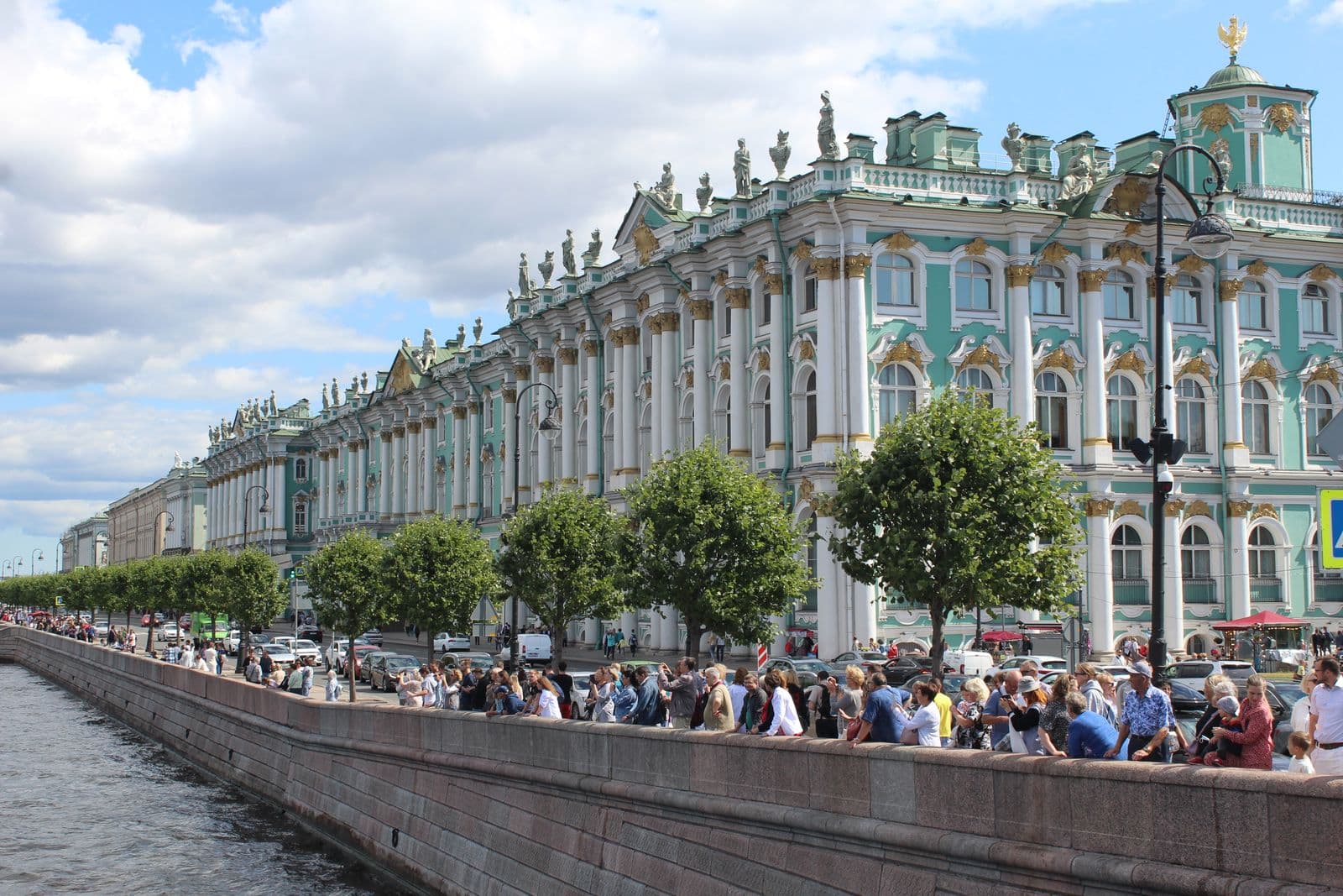 Best Free Places to Visit in St. Petersburg This Summer