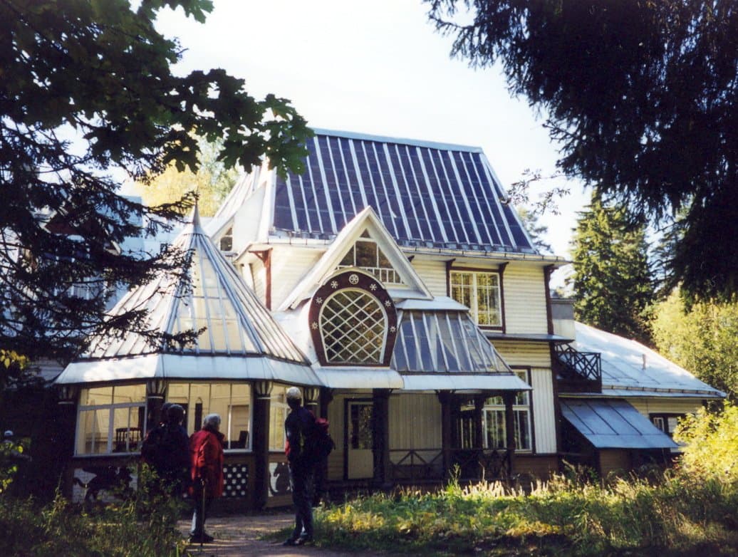 Repino & Penaty: Ilya Repin's Estate Museum Day Trip from St Petersburg