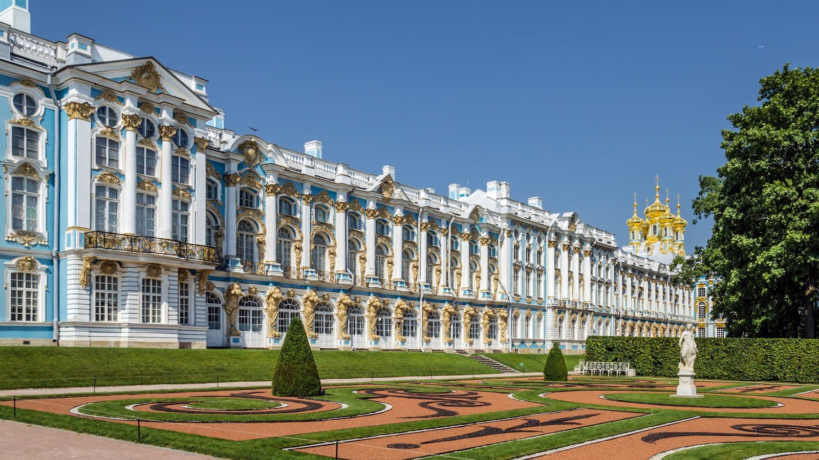 Peterhof or Tsarskoye Selo: Which to Pick When You Only Have One Day