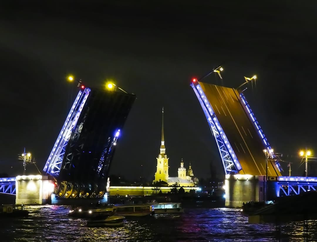 Saint Petersburg Bridge Raising at Night 2026: Schedule, Map, and Best Viewing Spots
