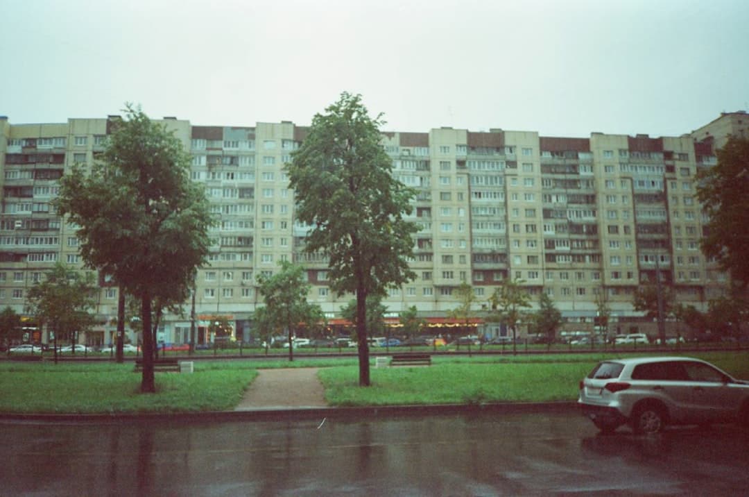 Nevsky Prospect Saint Petersburg 2026: the main avenue, what to see, do and eat, and how to walk it