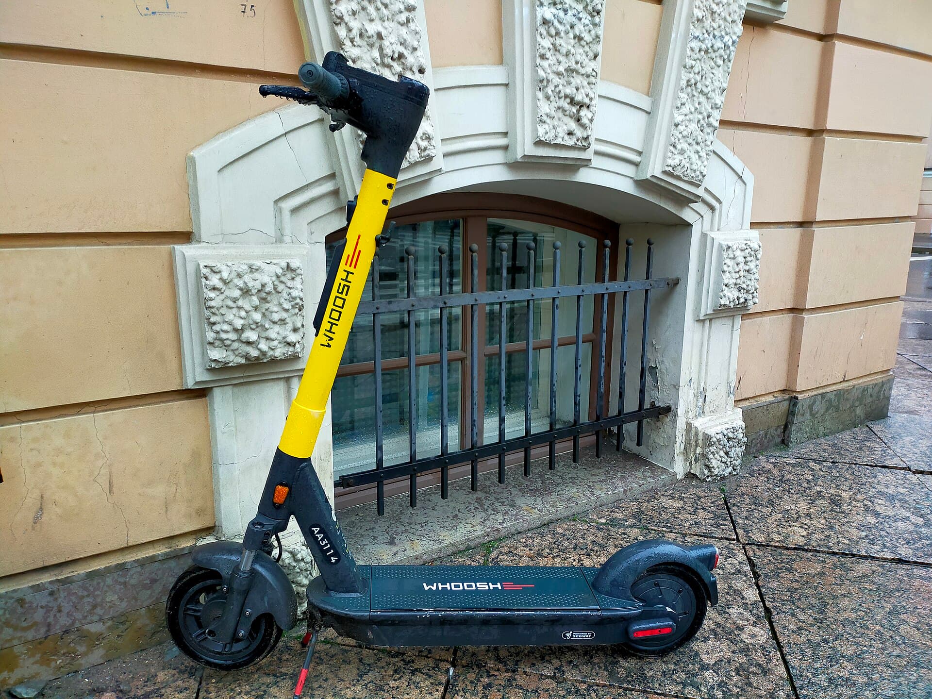 E-Scooters in Saint Petersburg: 36 No-Go Zones and Why You Cannot Park in the Centre