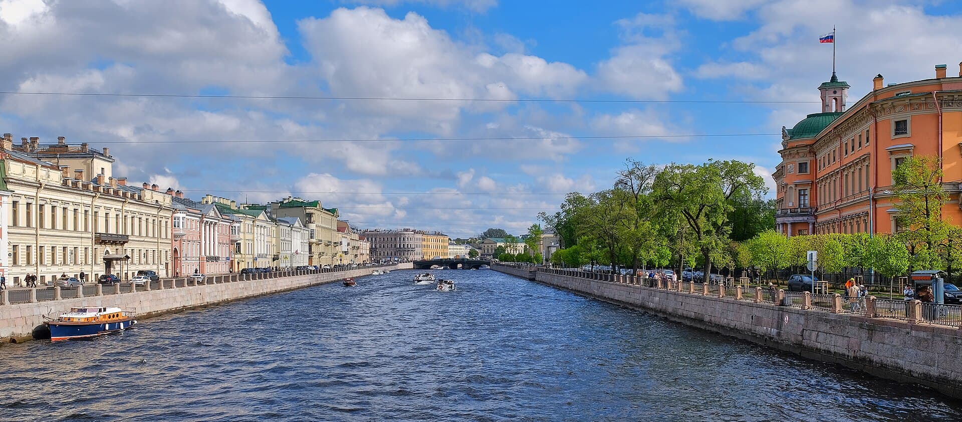 The Fontanka: a walking route from the Laundry Bridge to the Kalinkin Bridge