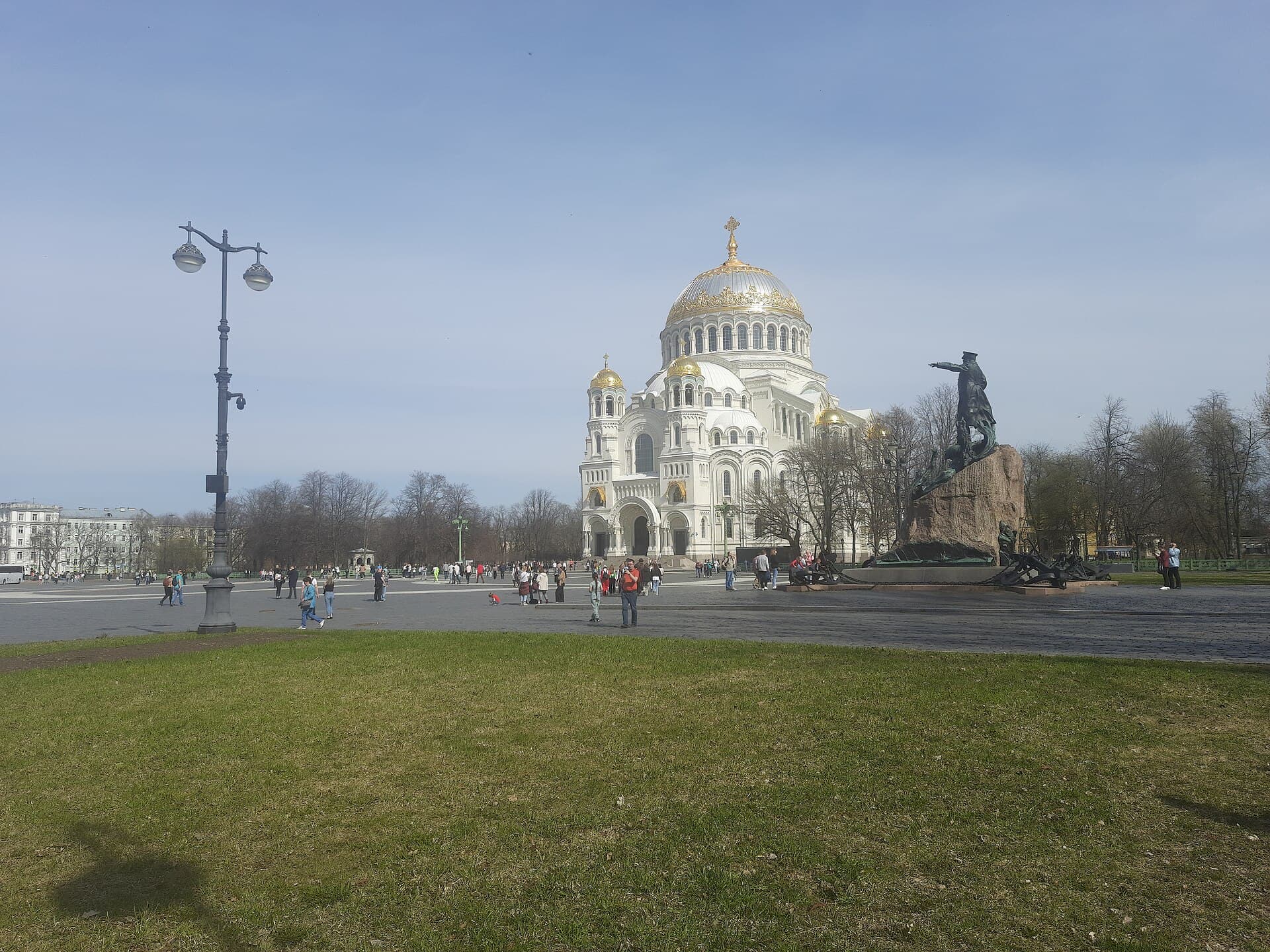 Kronstadt in a day from St Petersburg: buses, forts and the cathedral