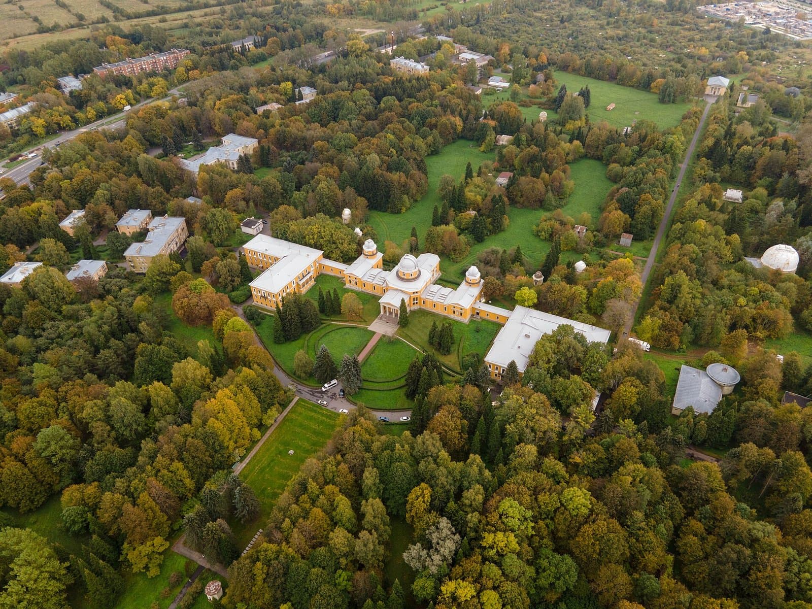 Pulkovo Heights: the observatory, the siege-line memorial and the view over the city — half a day on the way to the airport