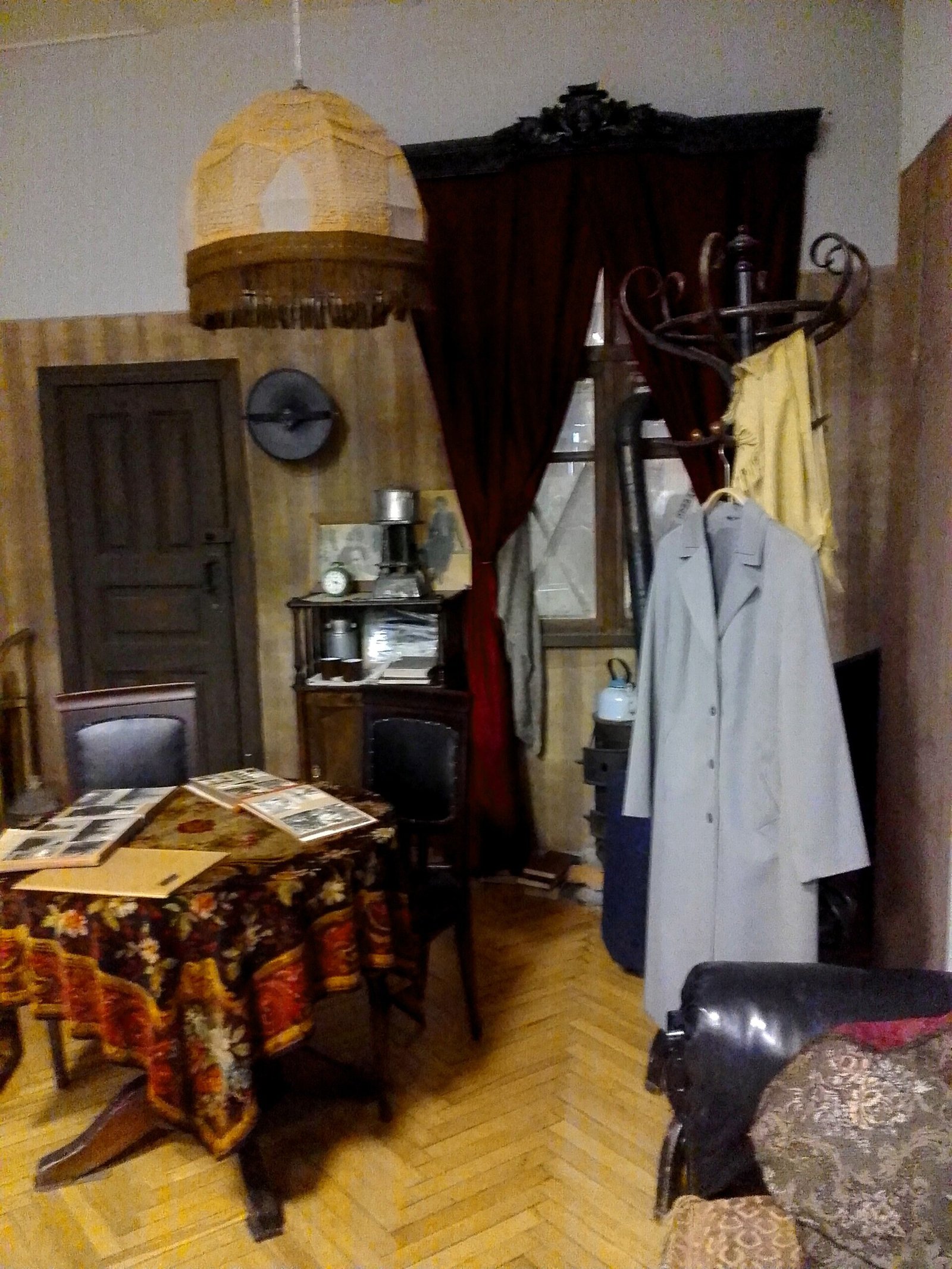 A furnished room from a film set in the Lenfilm exhibition