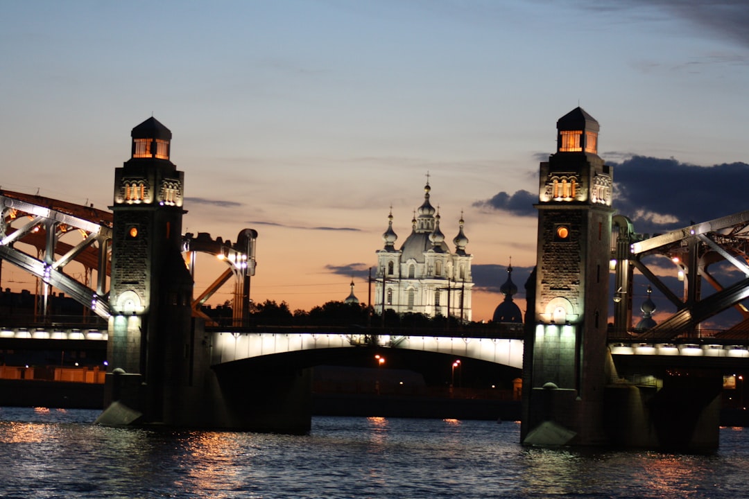 Which Bridges Raise and What Is the Official Schedule?
