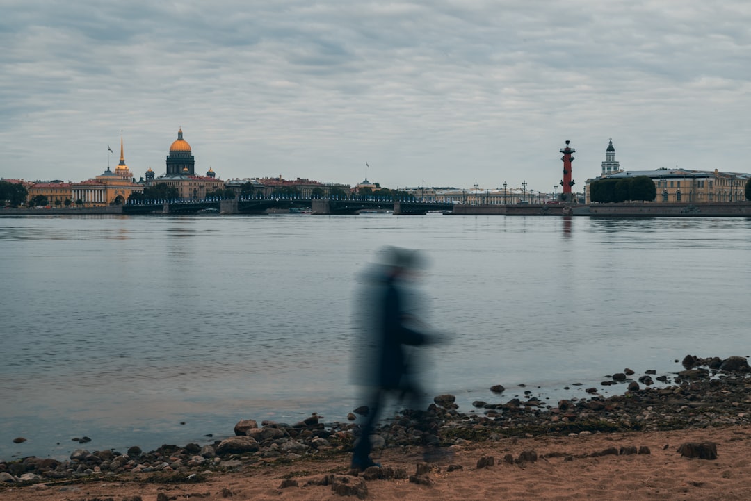 Where can first-time visitors find authentic banya experiences in Saint Petersburg?