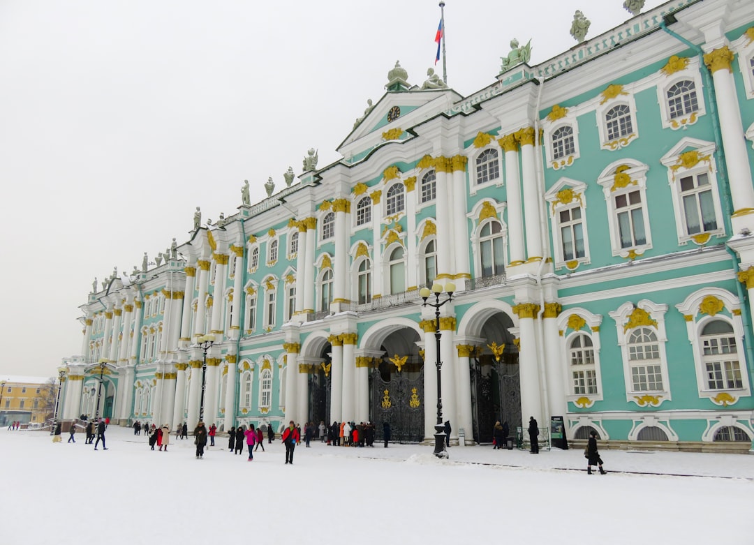 Why Should Travelers Include Konstantinovsky Palace in Their Itinerary?