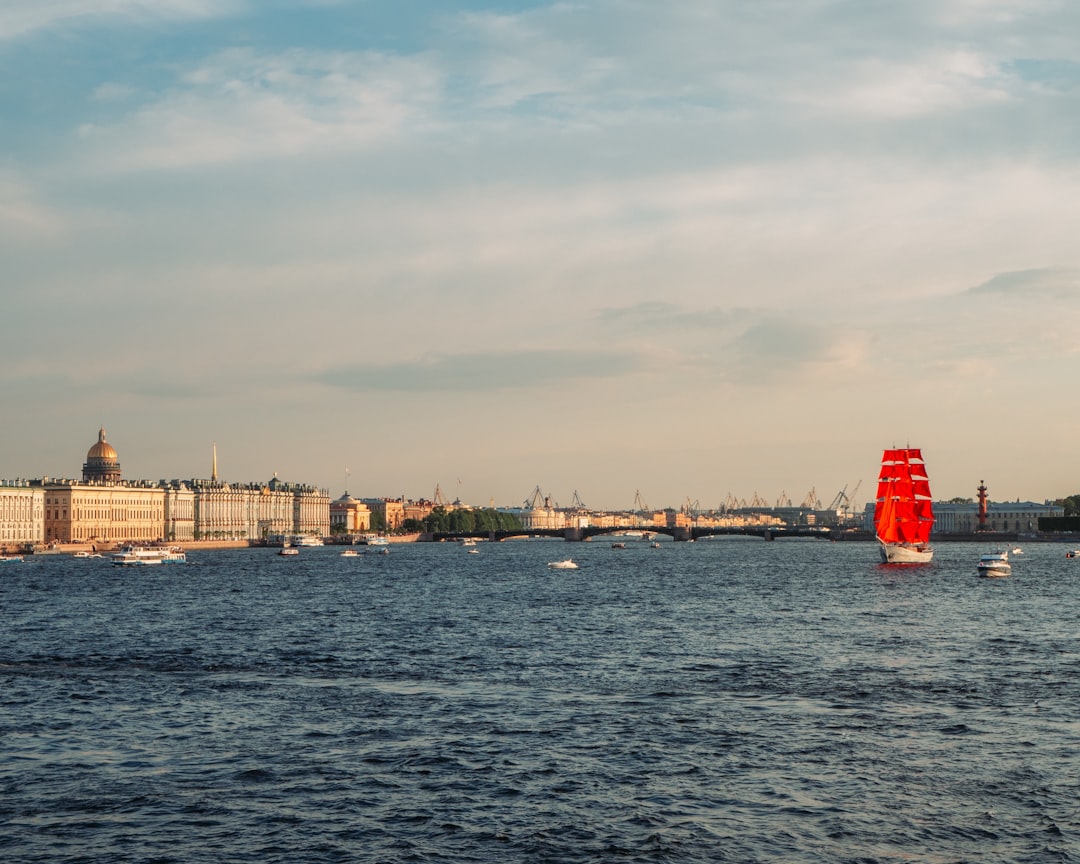 How do I get to Scarlet Sails viewing spots using public transport?