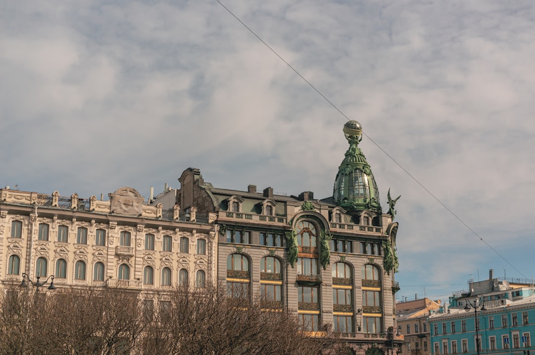 Which buildings should architecture enthusiasts prioritize?