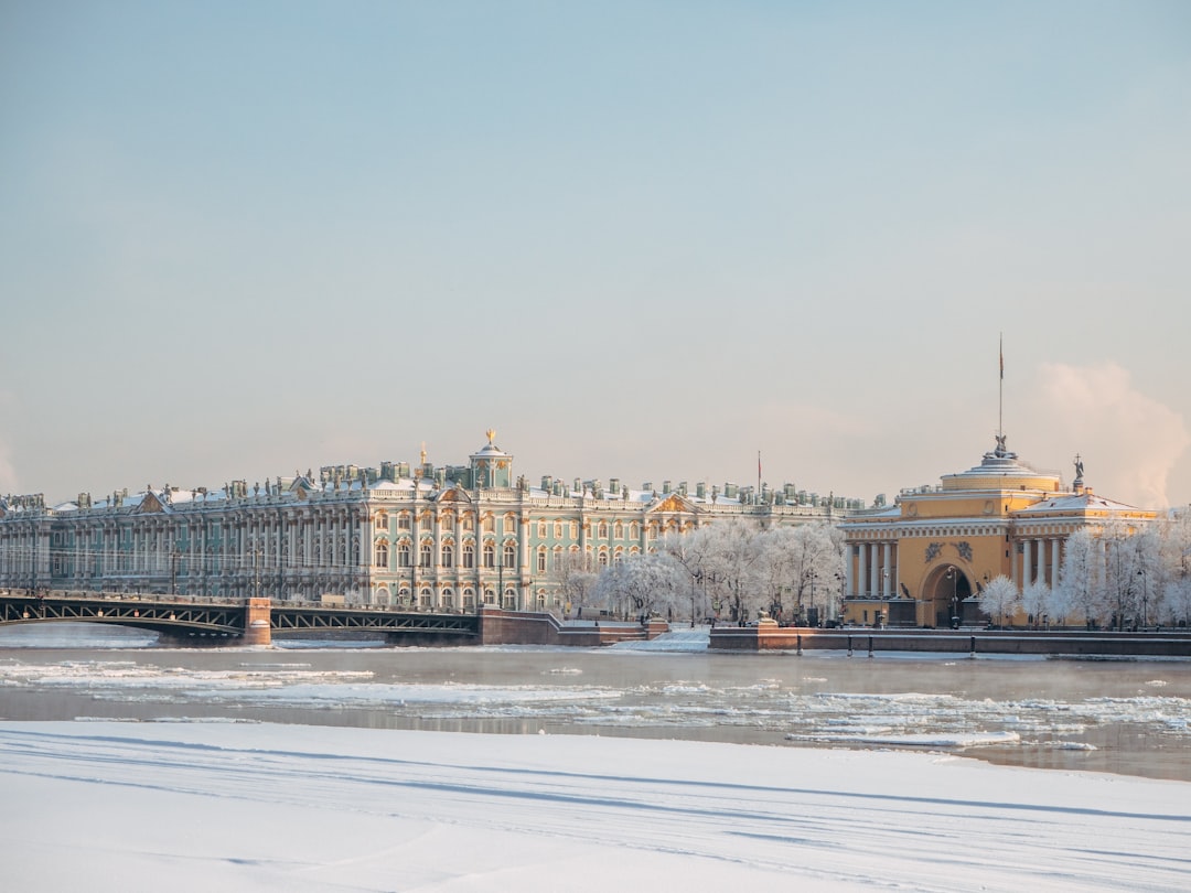 How do you reach the Faberge Museum from major Saint Petersburg landmarks?