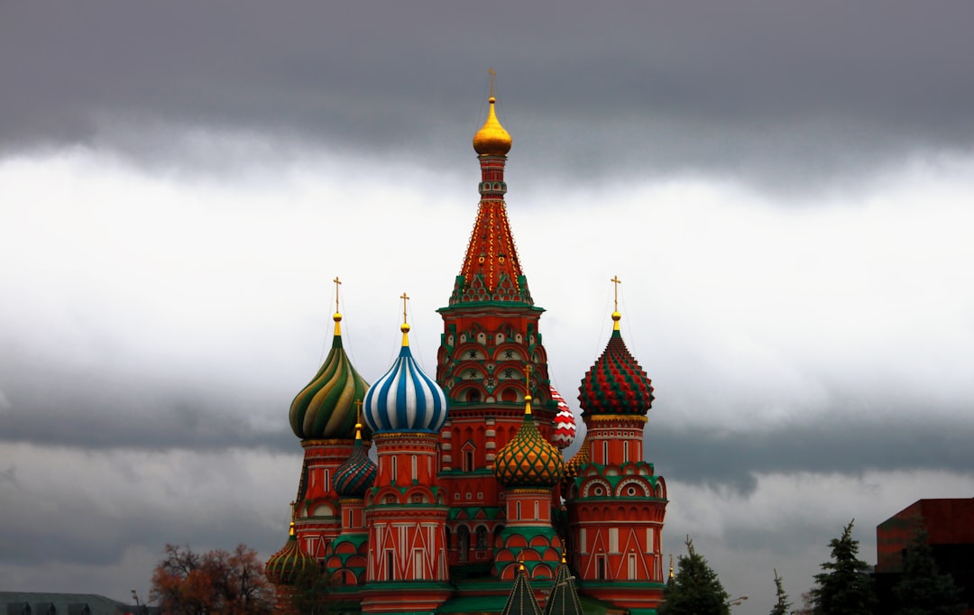 What other attractions exist in Lomonosov town beyond the palace?