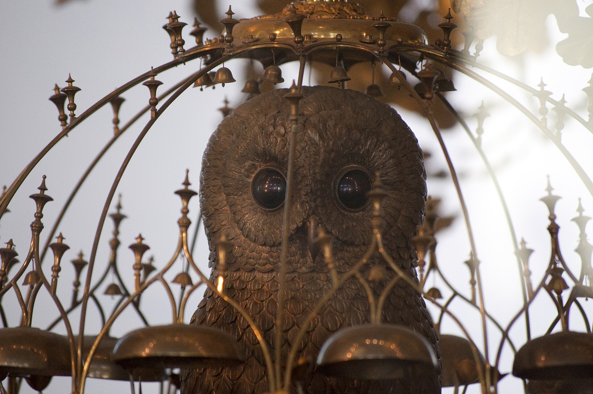 Bronze mantel clock with a figural composition