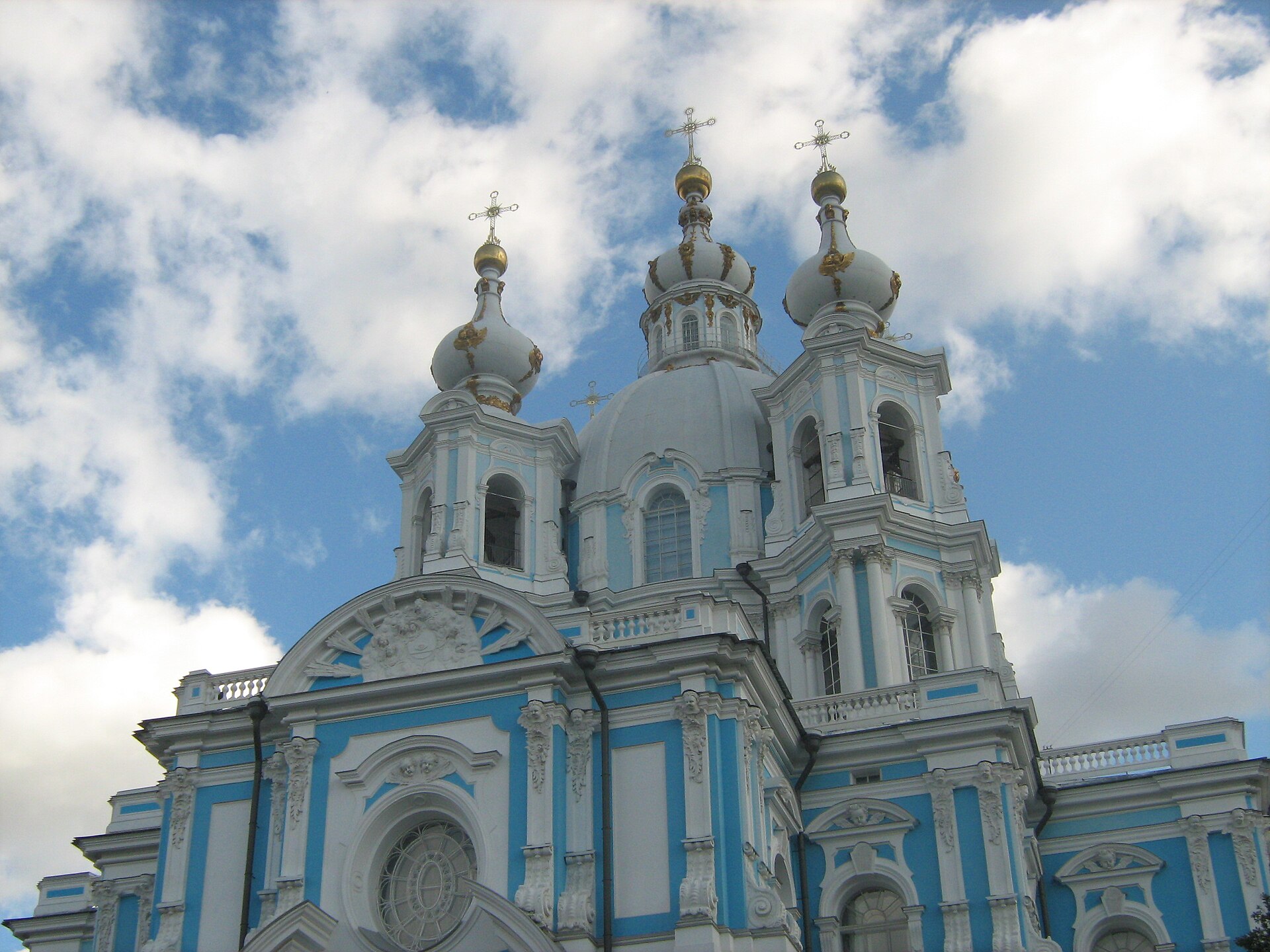 Смольный собор. Фото: Lana89-27 · CC BY-SA 3.0 · Викисклад