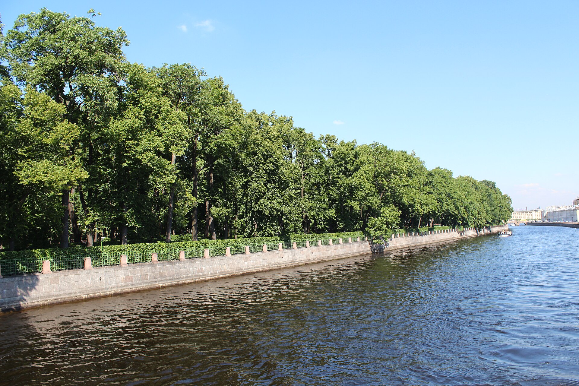 Summer Garden main avenue