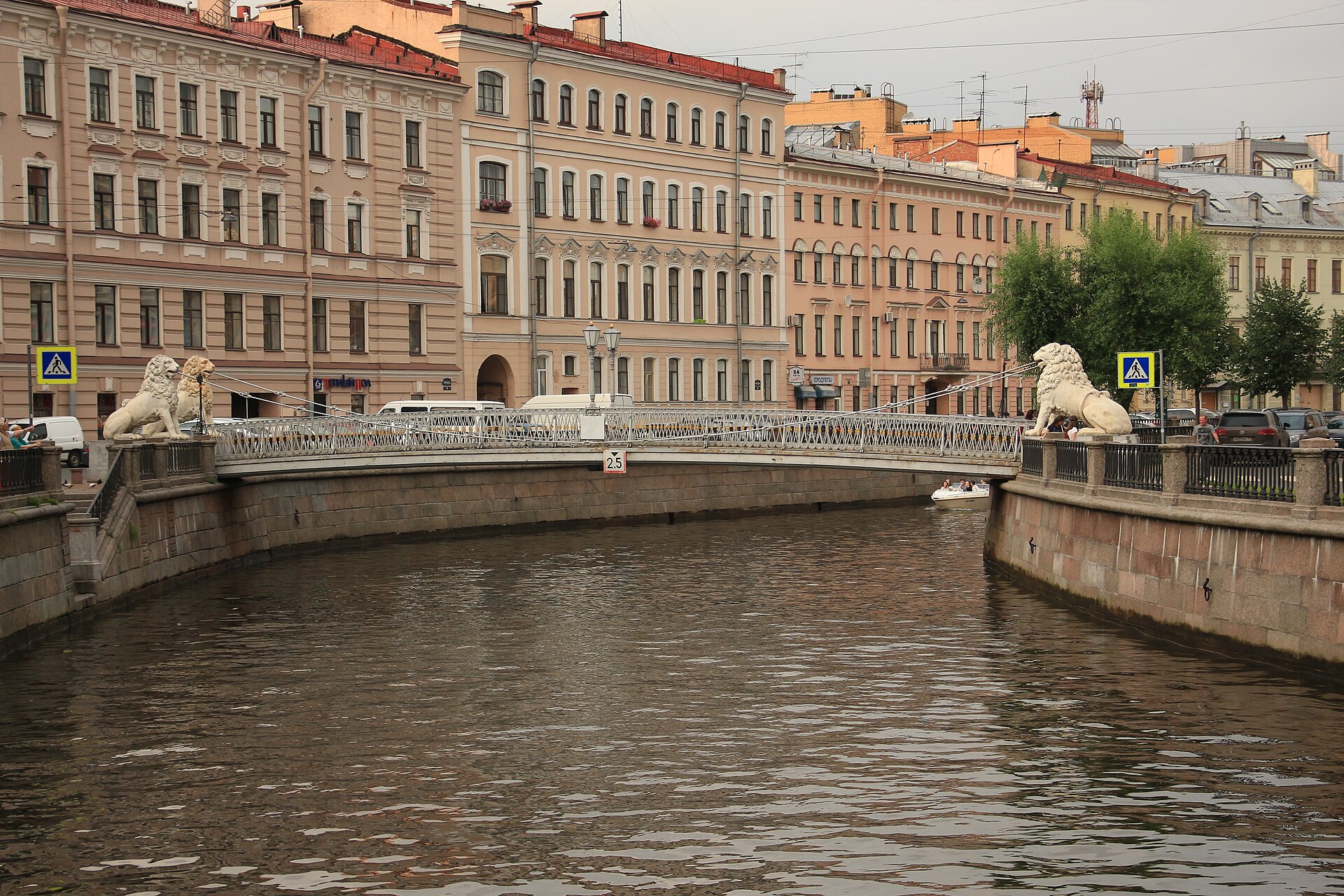 Lion Bridge with its four lions