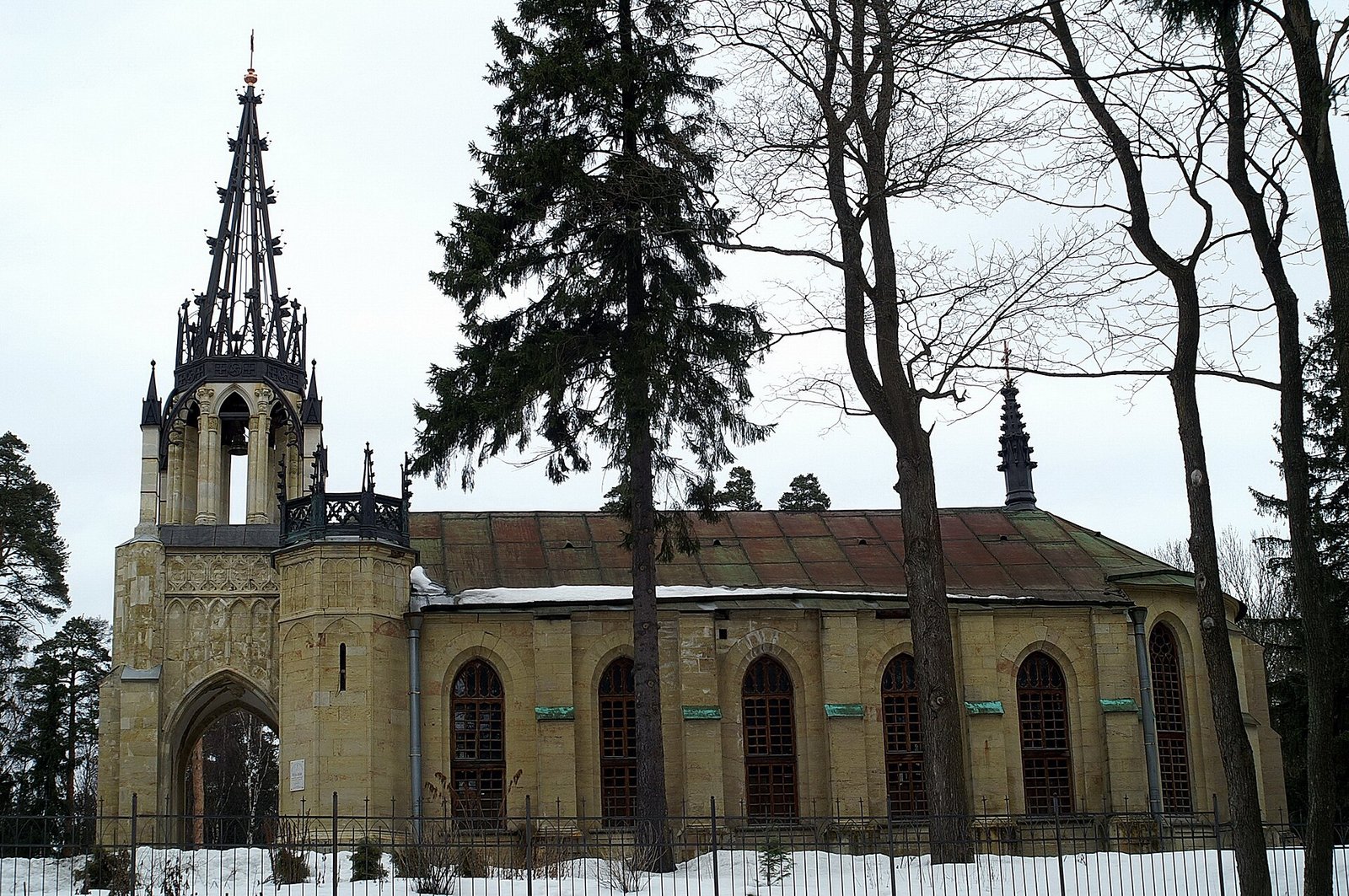 Entrance to Shuvalov Park