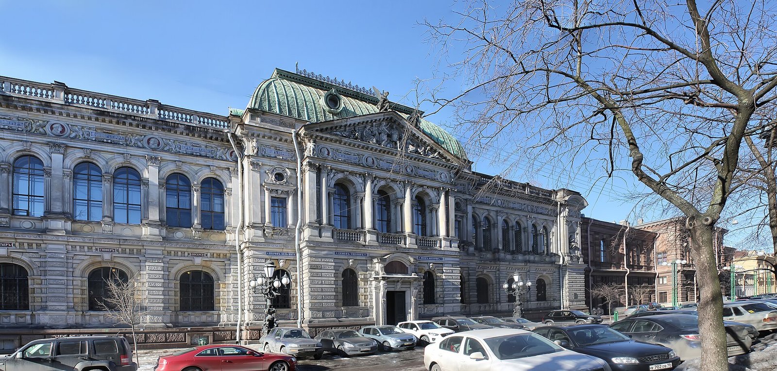 Renaissance-style hall