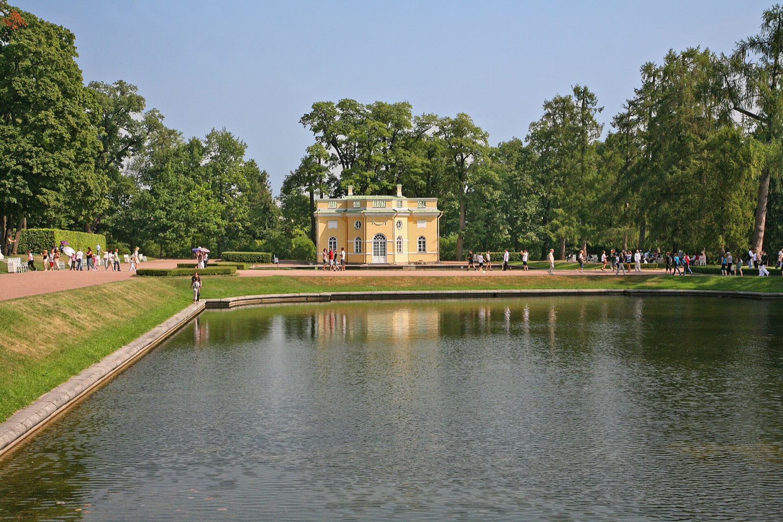 Upper Bathhouse pavilion and pond in the Catherine Park
