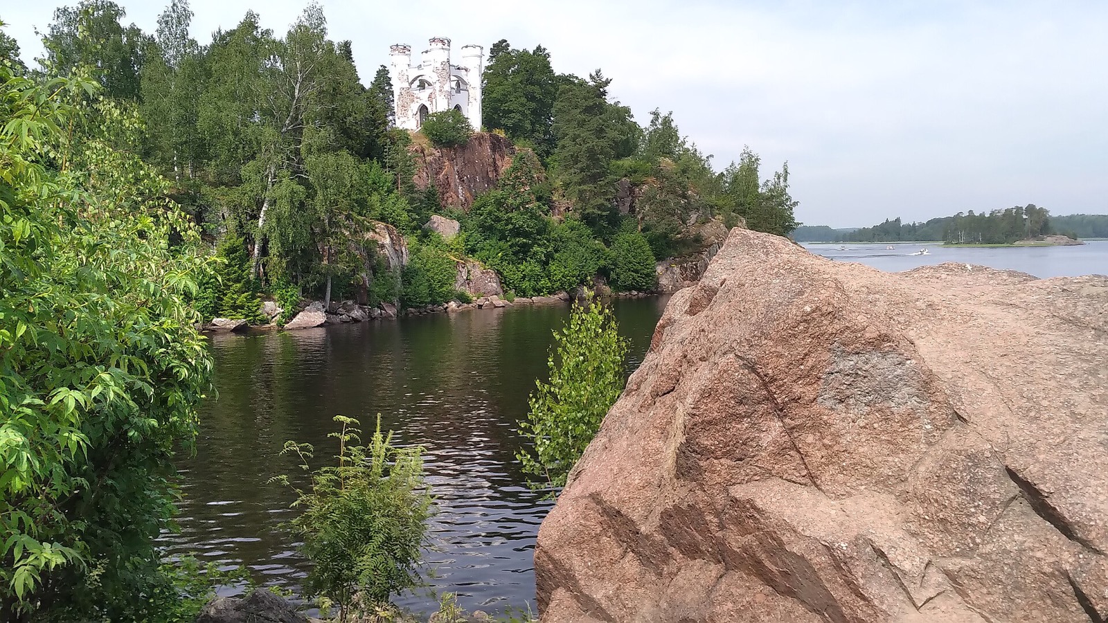 Ludwigstein Island in Mon Repos park