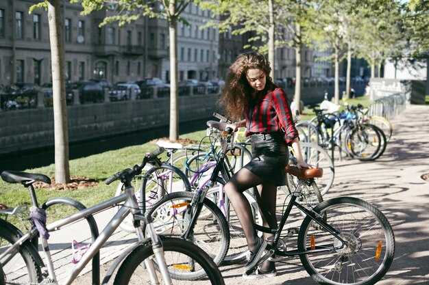 Amsterdam, Netherlands: Top 5 bike routes, parking tips, and rental basics