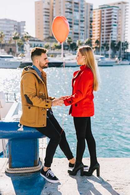 Sunset Boat Tours: Best Routes and How to Book