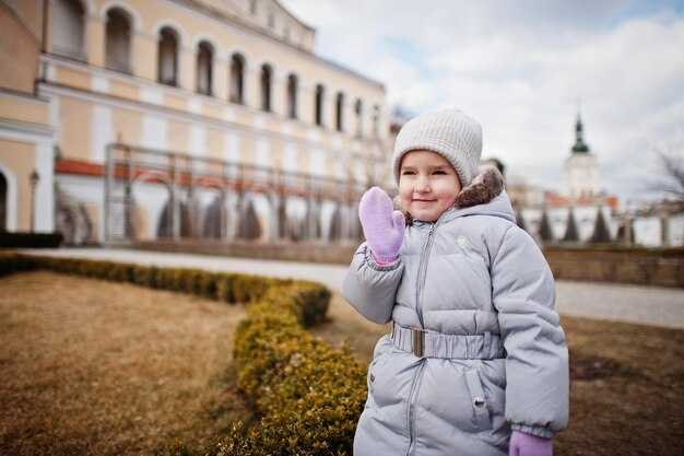 Stroller-friendly routes: route ideas from Palace Square to the island