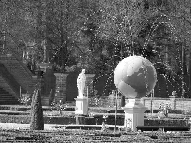 Sphinxes on Universitetskaya Embankment: origin, placement, and symbolism