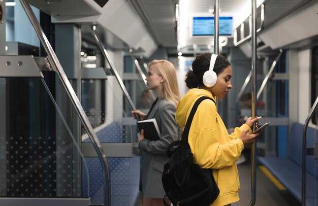 6 Ploshad Vosstaniya: central hub for metro, tram, and bus transfers